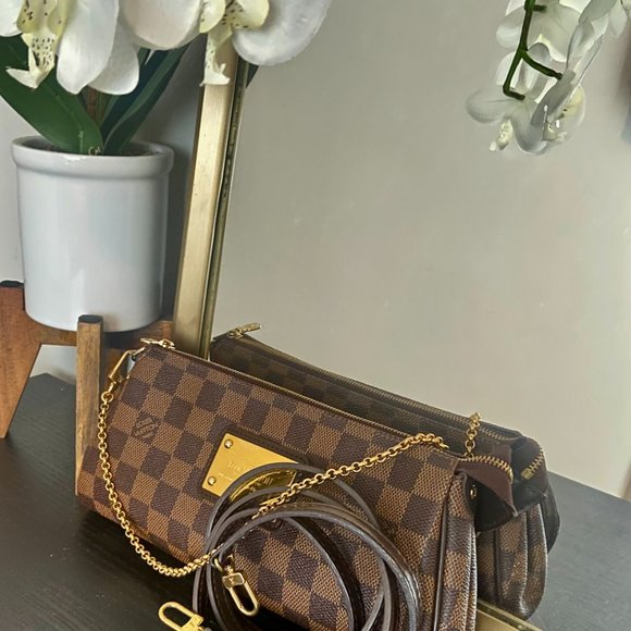 Eva Clutch with Chain and Shoulder Strap - Picture 8 of 8